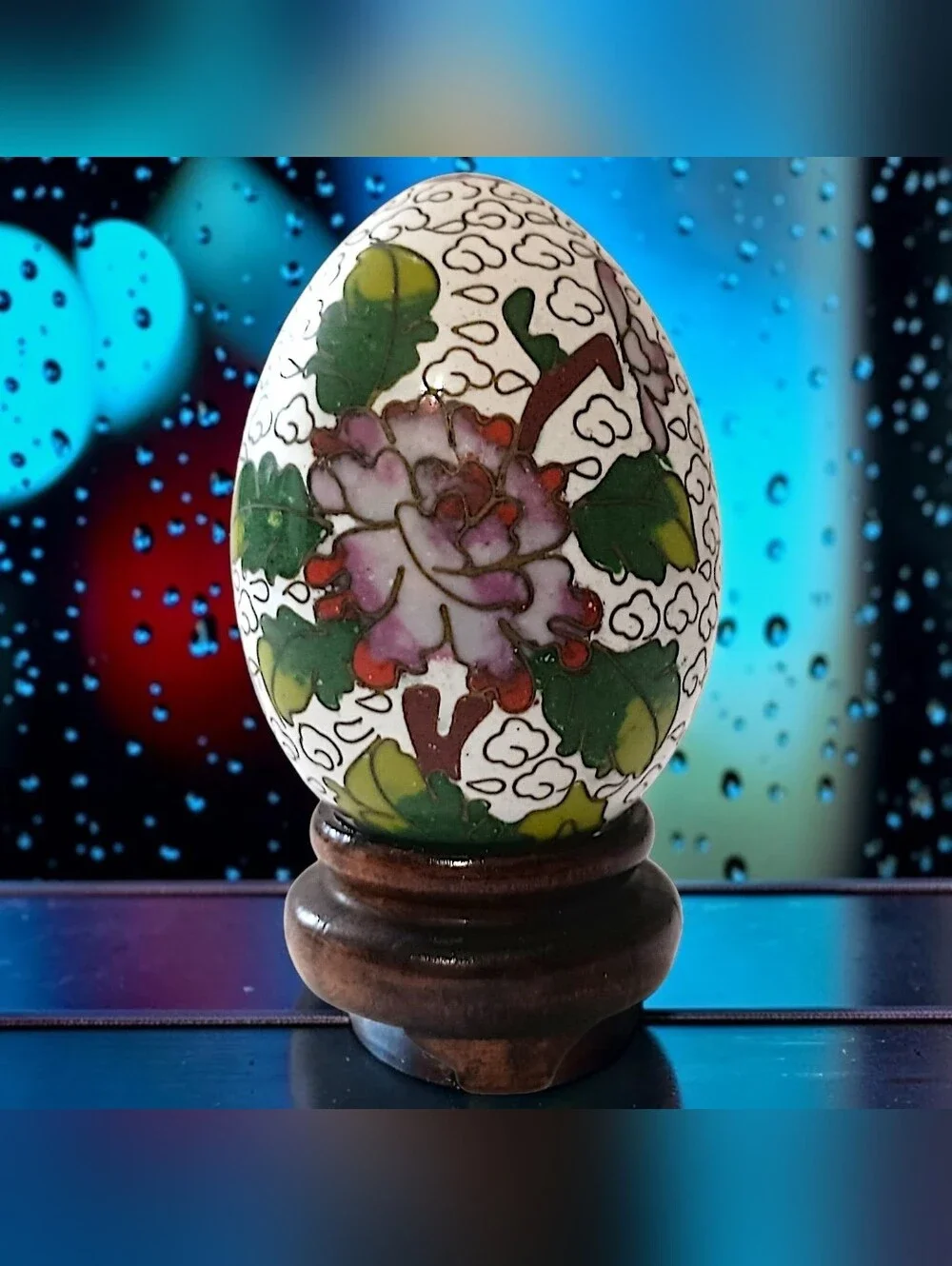 Vintage Chinese Cloisonne Enamel Over Brass Egg‎ Floral Trinket Decor Wood Stand